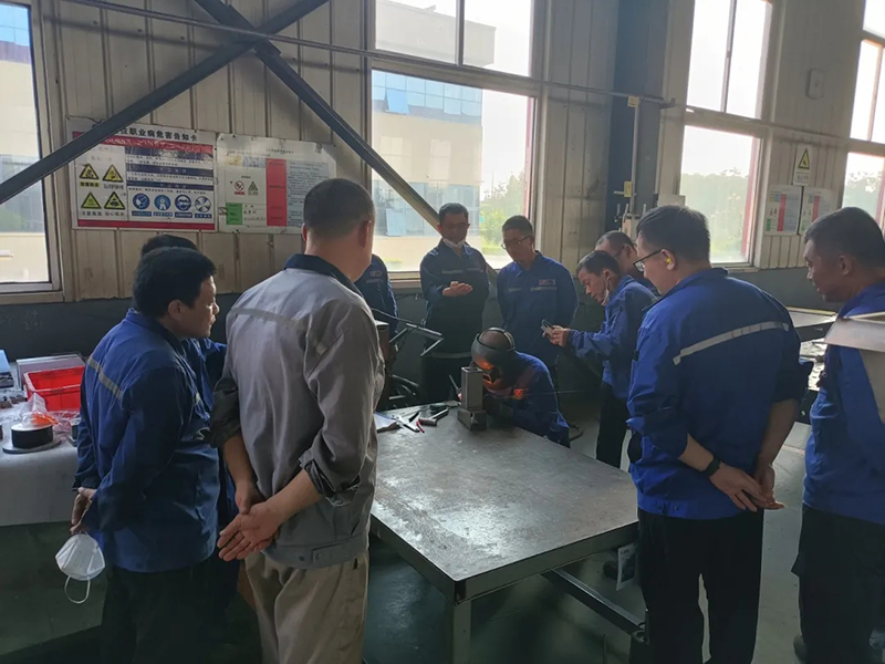 《提升技能，鑄就未來：公司焊工技能培訓火熱進行》